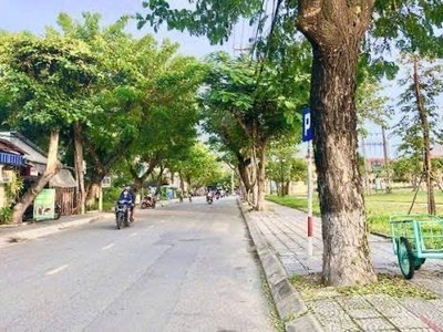 Bán  đất mặt tiền lý thường kiệt hội an 200.4m  ngang 11.6m giá 16.8 tỷ 0