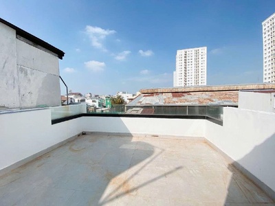 Nhà bán - hòa bình gần đầm sen, 4 tầng, nội thất hoàn thiện, ở ngay 2