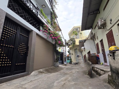 Hiếm  nhà 3 tầng ô tô ngủ trong nhà linh xuân, gần nhà thờ xuân hiệp, giá tốt 5.3 tỷ, thủ đức 2