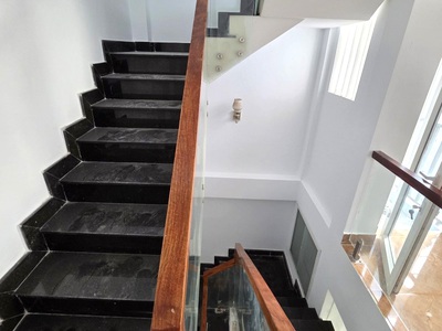 Hiếm  nhà 3 tầng ô tô ngủ trong nhà linh xuân, gần nhà thờ xuân hiệp, giá tốt 5.3 tỷ, thủ đức 3