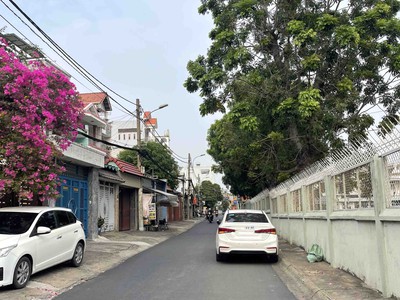 Hiếm nhà trường thọ 3.6 tỷ, 2 tầng 2pn, vài bước ra mặt tiền xe tải, gần đặng văn bi 1