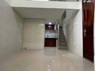 Pass phòng gác lửng cửa sổ trời   tân bình   dọn ở ngay 3