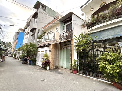 Bán nhà đ.bến vân đồn- ngang nở hậu tài lộc- xe hơi đậu cửa- lưu thông hoàng diệu- khánh hội- 2