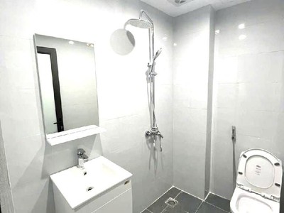 Bán nhà mới  hiếm phúc lợi, long biên   33m     5 tầng   sổ đỏ chính chủ   giá 5,x tỷ 2