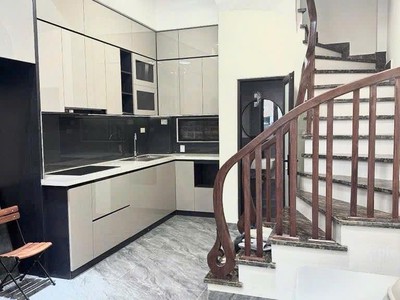 Bán nhà full nội thất nguyễn văn cừ   45m    trung tâm ngọc lâm   giá 9,x tỷ 1