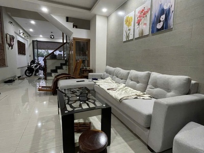 Định cư  nước ngoài cùng hội tụ gia đình bán nhanh cái nhà ngay sân bay 1