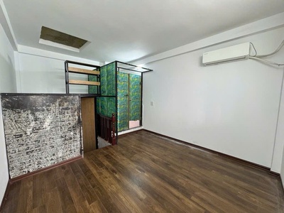 Bán nhà lĩnh nam ô tô cách 20m gần chợ, gần trường đại học 32m giá yêu thương 2