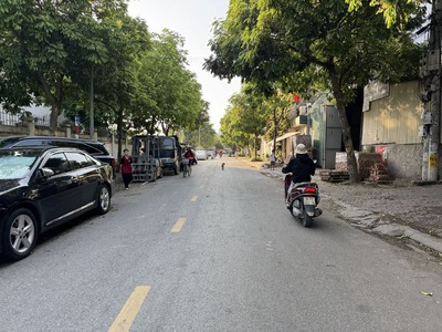 Cần bán 81,5m2 đất thổ cư đường 13m ngay chợ Phúc Lợi. Phù hợp ở kết hợp Văn Phòng/ Cty 7