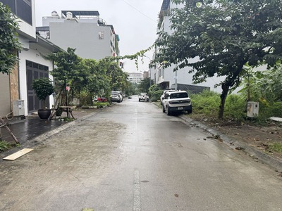 Cần bán 81,5m2 đất thổ cư đường 13m ngay chợ Phúc Lợi. Phù hợp ở kết hợp Văn Phòng/ Cty 3