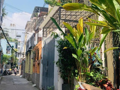 Bán nhà -c4- trần hưng đạo hẻm xe hơi xây chdv / coffee / studio dt 60m hẻm xe hơi thông 0