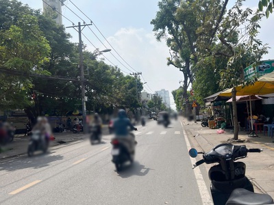 Nhà 3 tầng nh l 7m mặt tiền phạm thế hiển  số lẻ  p6q8. giá 14.9 tỷ 3