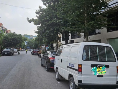 Bán nhà đẹp đại mỗ nam từ liêm   ô tô đỗ cửa ngày đêm, 35  met   5 tầng. 7,95 tỷ   kv đường 70 sđt 0