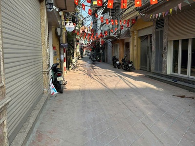 Cho thuê nhà ngõ ô tô bùi xương trạch, 30m x 3 tầng, giá 9 triệu 0