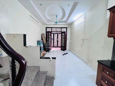 Cho thuê nhà ngõ dương khuê 30m  x 5 tầng, 3pn, 4 wc, 13 triệu làm vp, ở 6 người 3