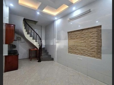 Cho thuê nhà ngõ kiến thiết 28m  x 5,5 tầng 14 triệu 10m ra ô tô 0