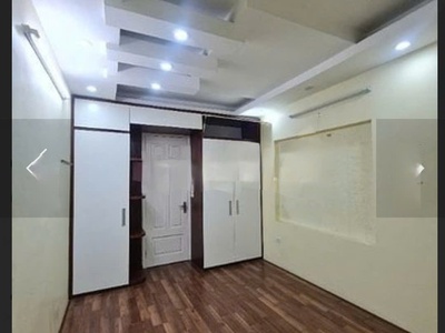 Cho thuê nhà ngõ kiến thiết 28m  x 5,5 tầng 14 triệu 10m ra ô tô 4