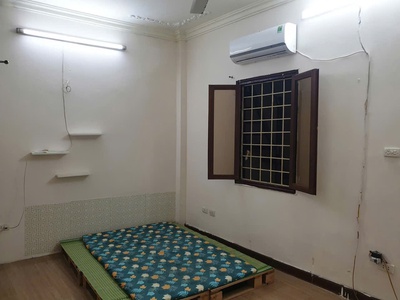 Cho thuê nhà ngõ linh quang 26m  x 3,5 tầng, giá 6,5 triệu 2pn, 2 vệ sinh. 3