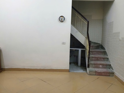 Cho thuê nhà ngõ linh quang 26m  x 3,5 tầng, giá 6,5 triệu 2pn, 2 vệ sinh. 1
