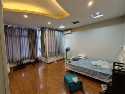 Cho thuê nhà mp nguyễn khuyến kinh doanh bất chấp mọi mô hình trừ hàng ăn 55m2 x 4 tầng 3