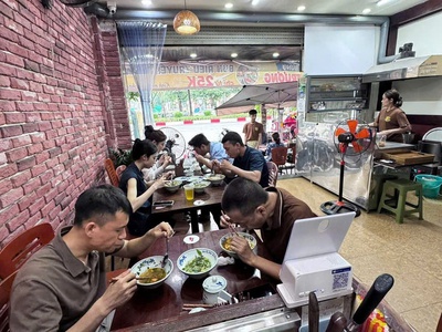 Cho thuê nhà mặt phố văn cao, 35m2 5 tầng mt 6m kd spa, hàng ăn, slon, vp công ty. 35tr 1