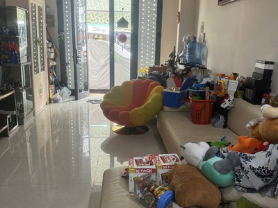 Nhà 4 tàng ngay trung tâm phố tây nha trang vừa ở vừa kinh doanh tốt 2