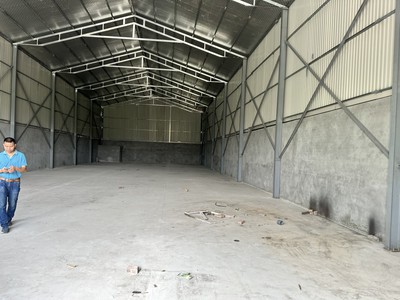Cho thuê kho xưởng ở bắc hồng, đông anh, hà nội. diện tích 500m xưởng cao 9.5 m xe container đỗ cửa 1