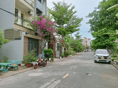 Bán nhà 2 tanahf hxh đường bưng ông thoàn quận 9 0