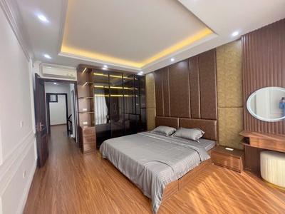 Cần bán nhà xuân la 51m, 6 tầng, thông võ chí công, thông xuân la, thông ngoại giao đoàn. 0