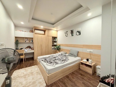 Nhà đẹp ở ngay, bán nhà lạc long quân, ô tô, gần võng thị, chỉ 13 tỷ 2