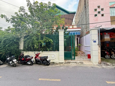 Nhà mặt tiền đường tản viên - khu bàn cờ phước  hoà - trung tâm nha trang. giá15.5tỷ dt: 145m2  mọi 1