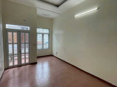 Nhà vĩnh tiến - 50m 3 tầng, sân cổng riêng, ngõ 3m, giá 3.3 tỉ 2