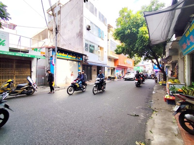 Đất mặt đường khúc thừa dụ sát thiên lôi, 200m, ngang 8m, giá 20.9 tỉ 0