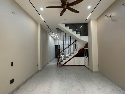 Bán nhà mặt tiền đường 15m - ngay chợ hiệp bình - 80m2 - 3 tầng đúc btct - nhỉnh 11 tỷ 2