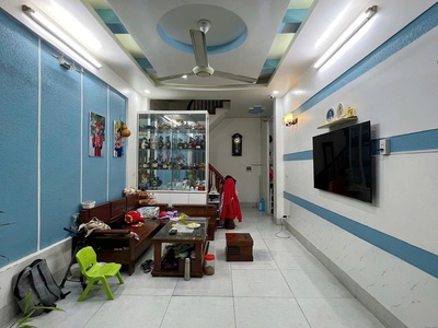 Bán nhà hàng hành, 15m2, 5 tầng, 16 tỷ, kinh doanh đỉnh, dòng tiền 35 tr/tháng 0