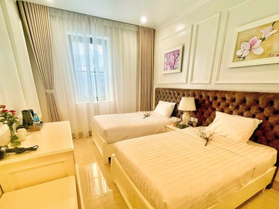 Bán khách sạn mặt phố hàng bè, 79m2, 5 tầng, mặt tiền 5.4m, 77.6 tỷ, kinh doanh đỉnh 0