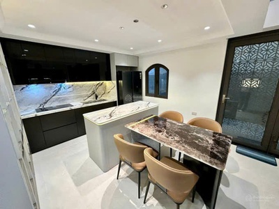 Tài chính hợp lý, chỉ 12.5 tỷ sở hữu nhà mới kính cong, đẹp 6 tầng, thang máy khu vực phú 3