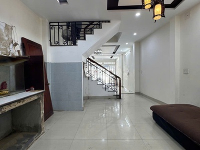 Hotkiệt ô tô tránh chỉ 5.x đồng - sẵn nhà 3 tầng kiên cố - dt 62.2m2  3.8x16.4  nở hậu nhẹ - vị 3