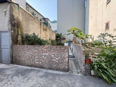 Cần bán 55,5m2 đất cách 20m ra mặt phố Thành Trung. Phố đông và sầm uất nhất Gia Lâm 0
