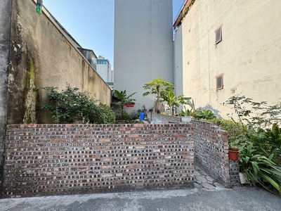 Cần bán 55,5m2 đất cách 20m ra mặt phố Thành Trung. Phố đông và sầm uất nhất Gia Lâm 2