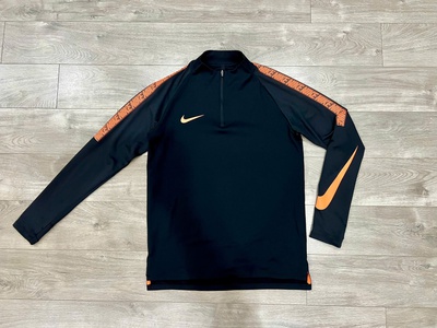 Thanh lý bộ thể thao chính hãng NIke 1