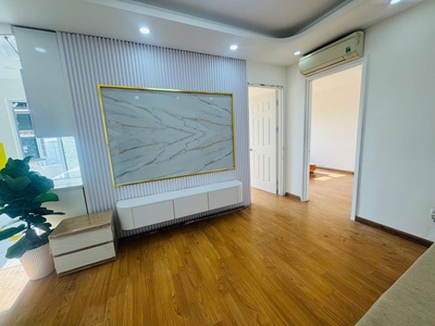 Bán giá rẻ - Căn 60m đầy đủ nội thất. Tầng trung thoáng toà SDU 143 Trần Phú 2