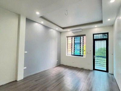 Hiếm nhà đẹp 5 tầng mặt phố Nguyễn Viết Xuân, 40m2, mặt tiền rộng 4m, thang máy, vị trí đẹp, kinh do 3