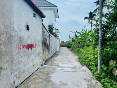 Lô đất 182m  ngang 7,6m   cách 402 chỉ 200m   quỹ đất rộng hiếm  zalo 0567 222 555 2