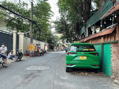 Bán nhà 7 tầng đẹp hẻm 656 quang trung ngang 6m có hầm t.máy ở ngay gần chợ 24 tỷ. 0