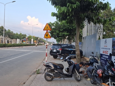 Nhà phố gia khải   mặt tiền hùng vương, đối diện kcn rạch bắp 2