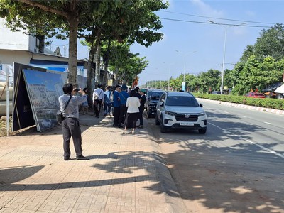 Nhà phố gia khải   mặt tiền hùng vương, đối diện kcn rạch bắp 1