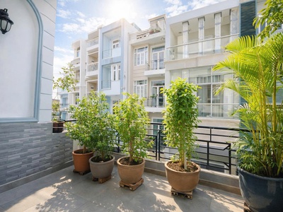 Nhà bán trung tâm kinh doanh - nguyễn tri phương   3/2 - quận 10   hẻm phân lô, 3 tầng 3