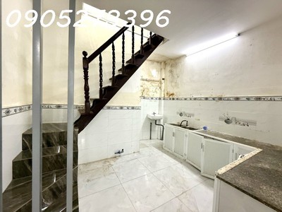 Hiếm, ngay gần emart 2 - hẻm 1 xẹt xe hơi nguyên duy cung - gần mặt tiền - dt 36m2 - giá chỉ 4.1 tỷ 2