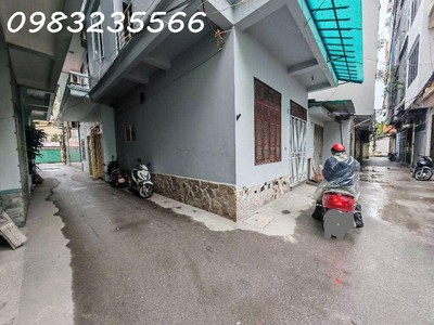 Bắc từ liêm - bán nhà lô góc 3 mặt thoáng sáng, mát mẻ, ô tô đỗ cửa 1