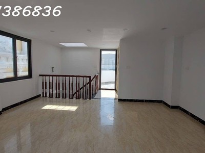 Nhà đẹp đón tết, hoàng quốc việt, 3 mặt thoáng, ô tô tải, 50m x 5t, mặt tiền 5m 3